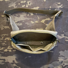 Ladda upp bild till gallerivisning, T.H.O.T. Bag V2